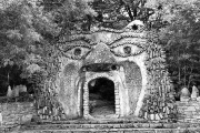 钱镜帆,陈亚颦,曾寰洋：传统村落旅游空间意象建构及活化发展路径探究——以石林大糯黑村为例